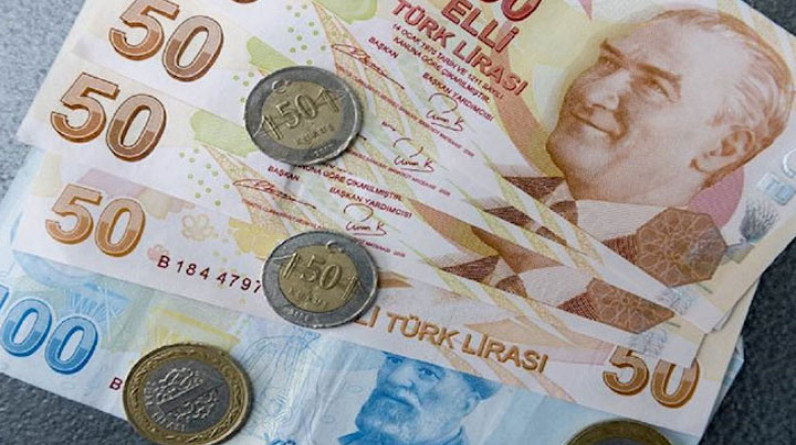 الليرة التركية تنخفض إلى مستوى قياسي جديد أمام الدولار